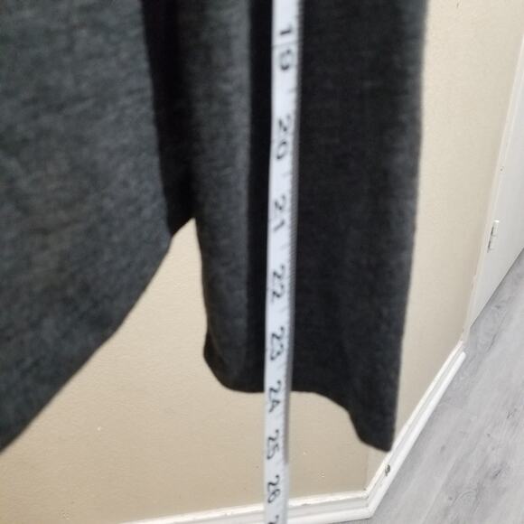 Taylor and Sage top size Medium - Picture 6 of 9